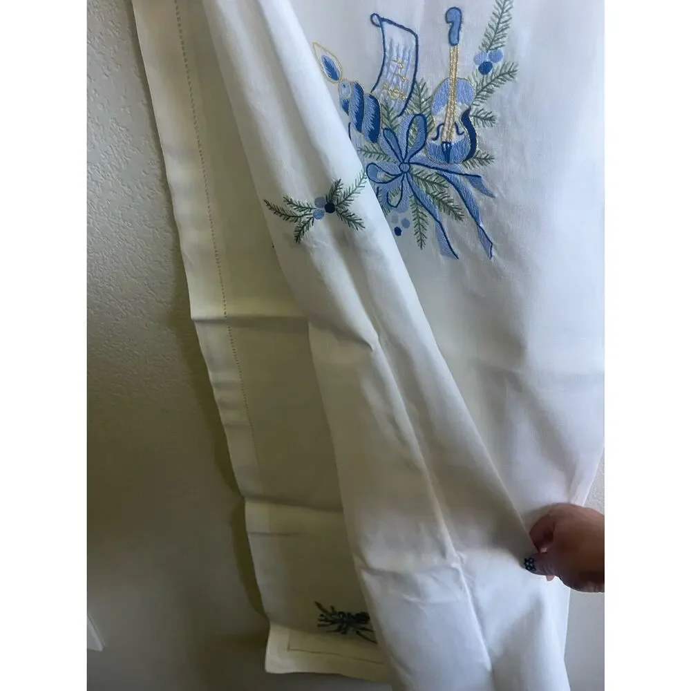 Hand Embroidered Table Cloth & 12 Napkins Vintage 100